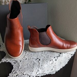 EUC Ecco Soft Chelsea Boot Cognac Size 8 women's